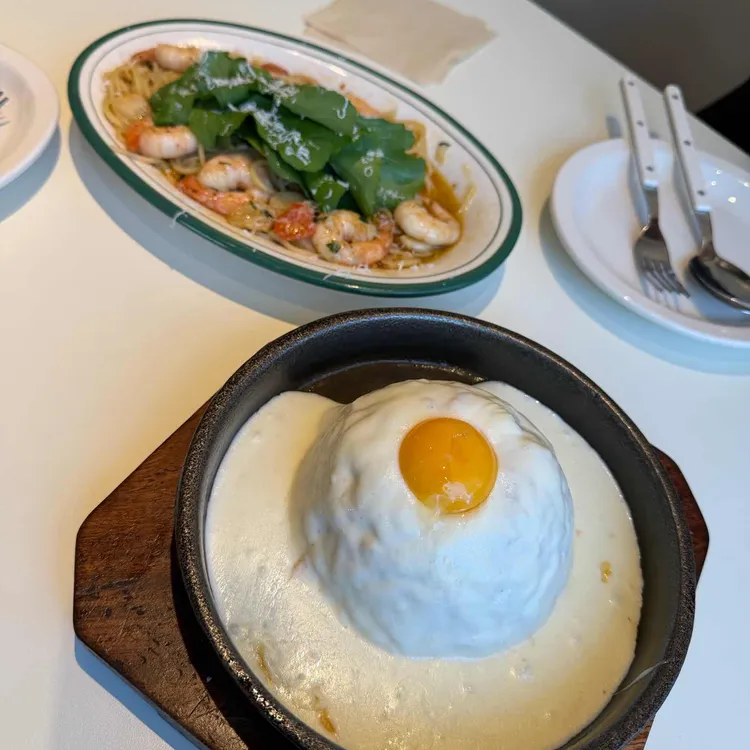 라일락식탁 사진