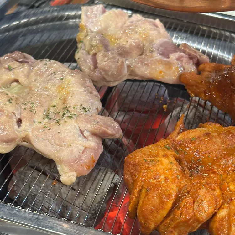 닭바위 숯불닭갈비 대표 사진