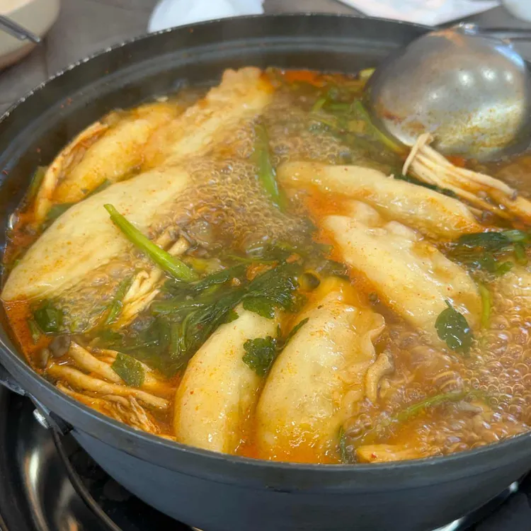 봉주로얼크니손칼국수 대표 사진