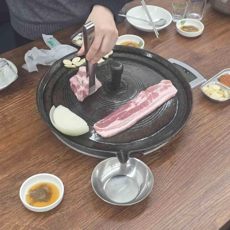앙심품은도야지 대표 사진