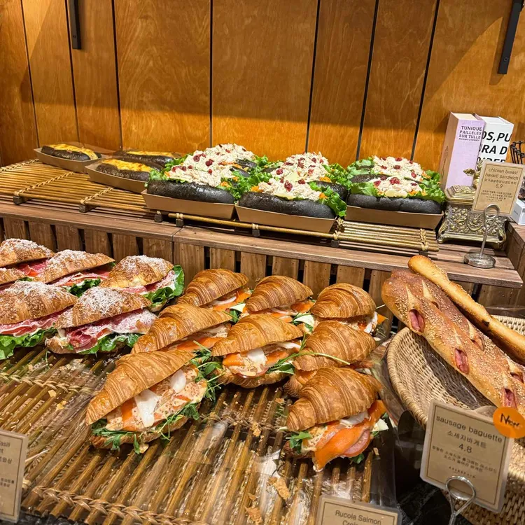 꾸드뱅베이커스하우스 사진