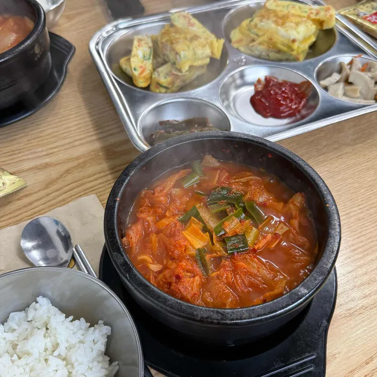 낭만김치찌개 대표 사진