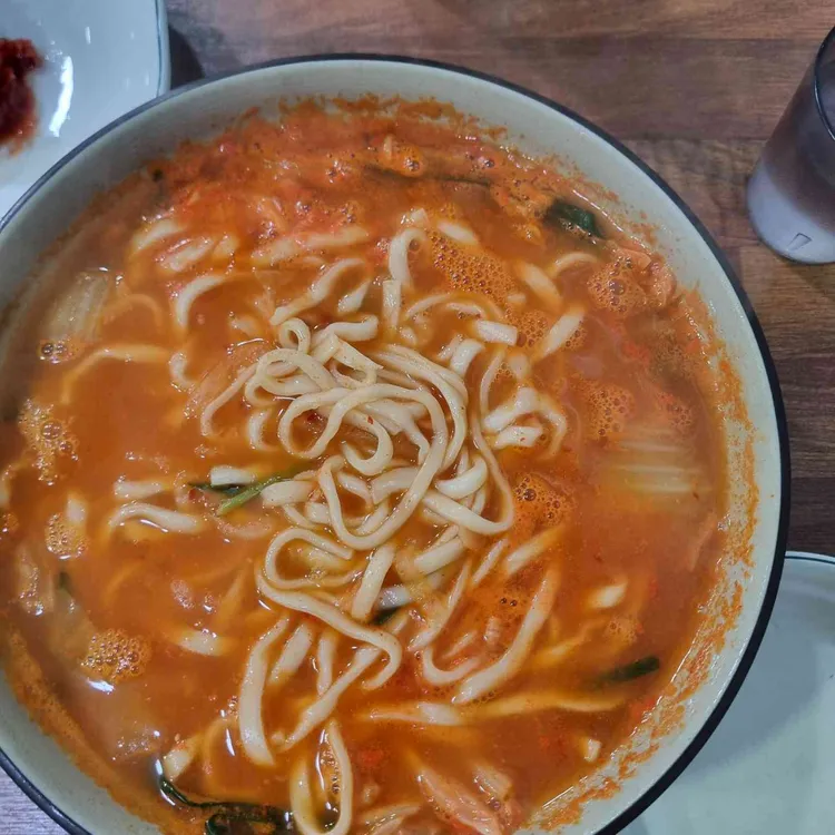 통오징어칼국수 대표 사진