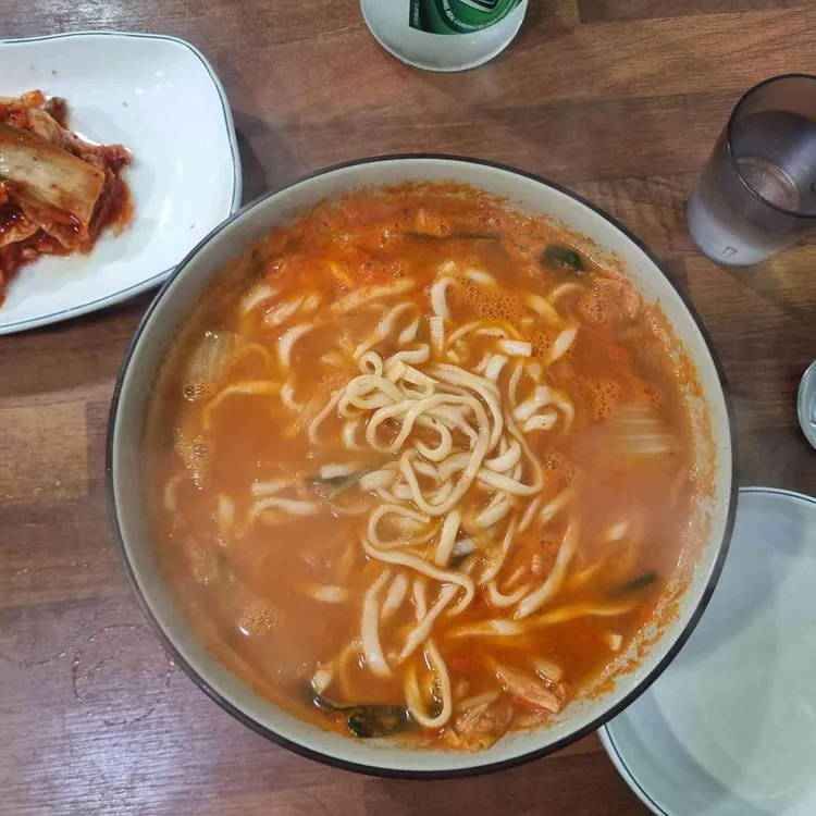 통오징어칼국수 대표 사진