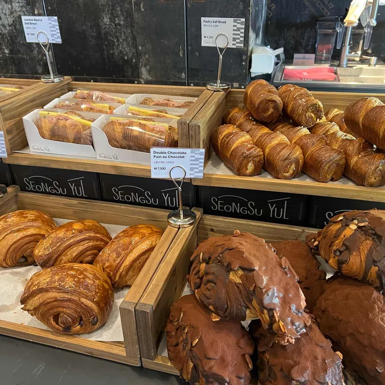 성수율 카페 대표 사진