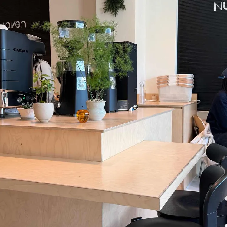 누오븐 대표 사진