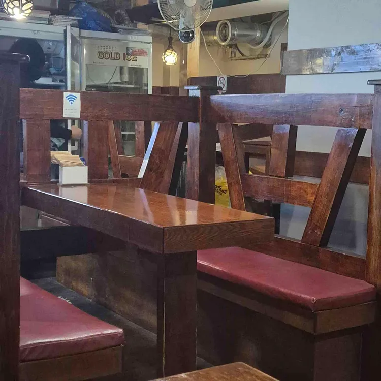 토크쇼 홍제점 대표 사진