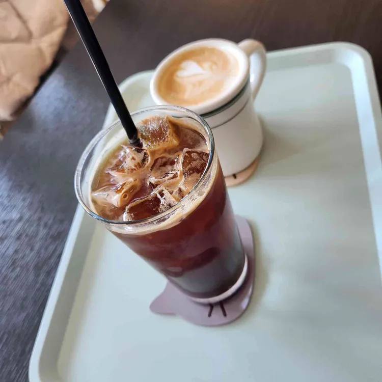 103LAB 카페 사진