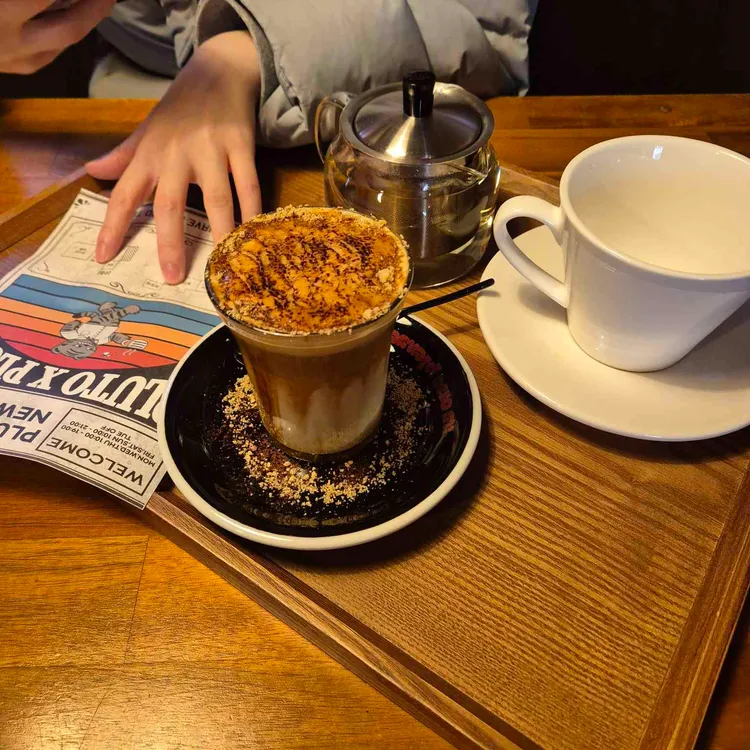 플루토플루토x언덜 사진