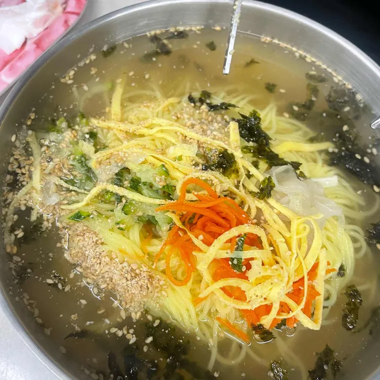 100세 손칼국수 대표 사진