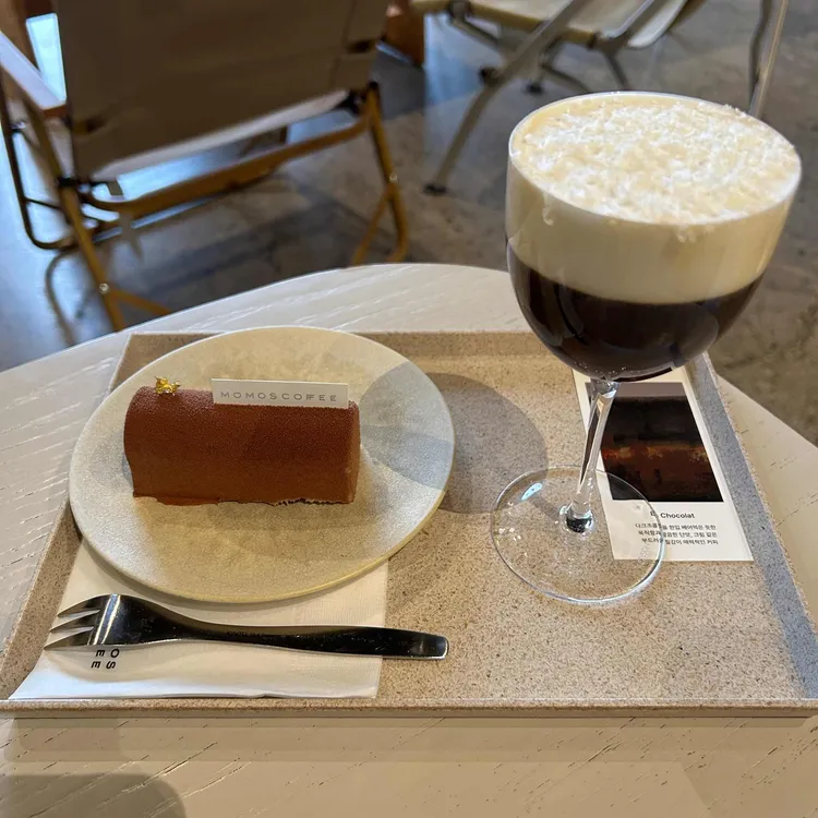 모모스 로스터리&커피바 사진