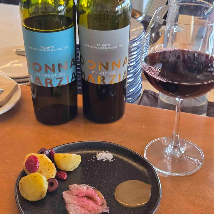 피아티니 대표 사진