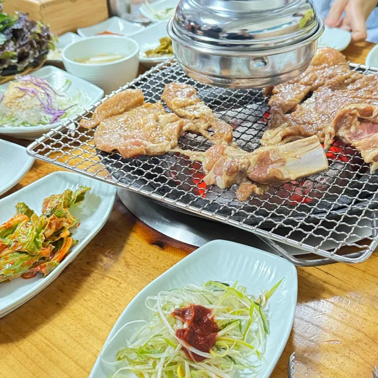 팔뚝갈비 대표 사진