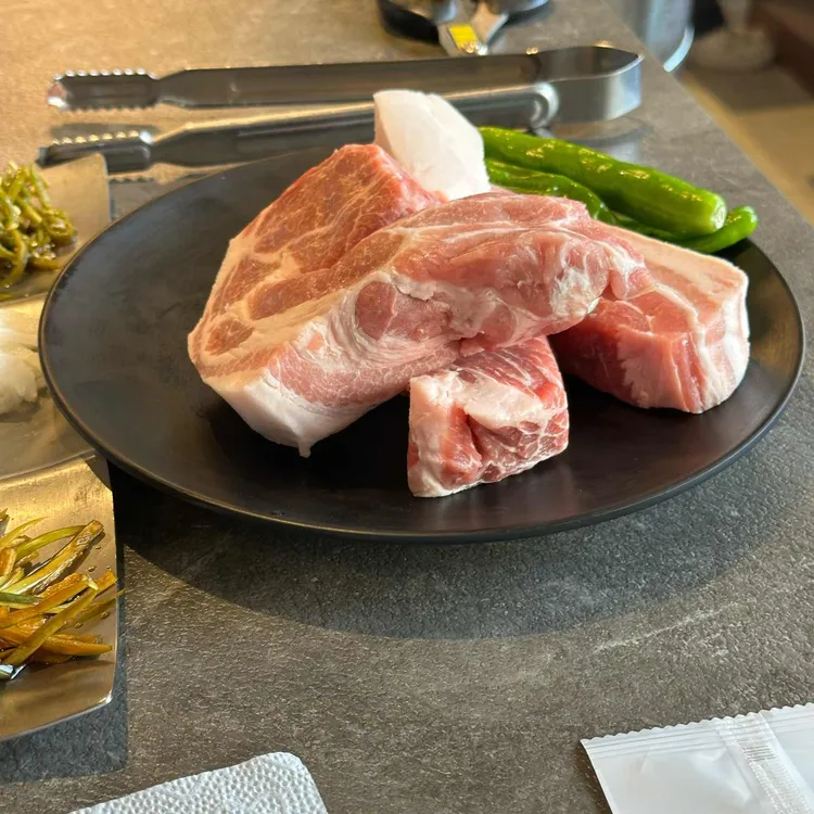 돈멜 대표 사진