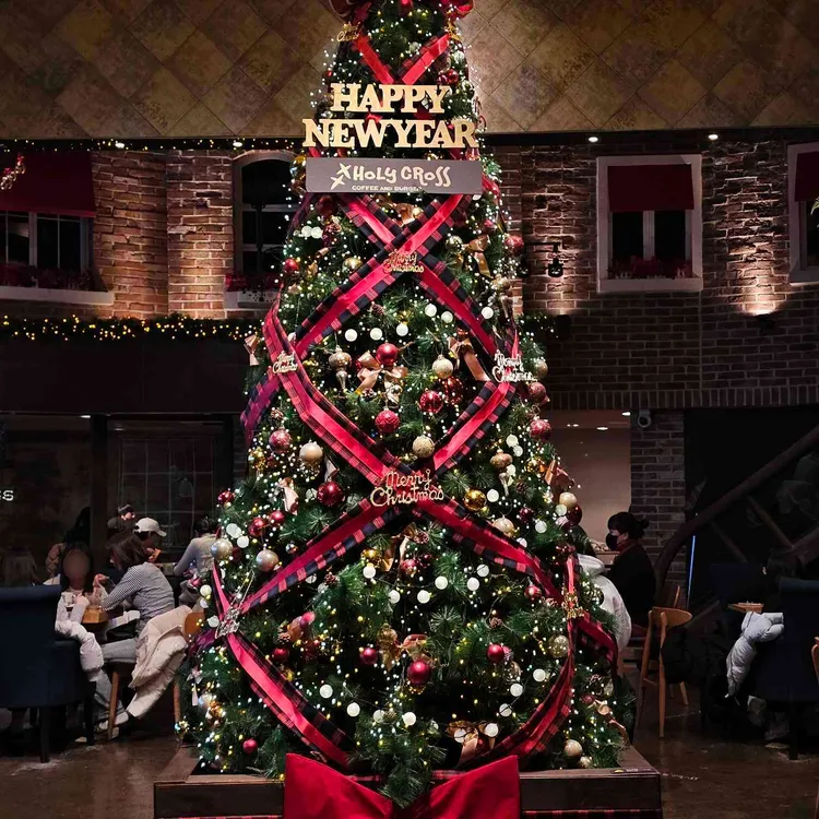 홀리 크로스 사진