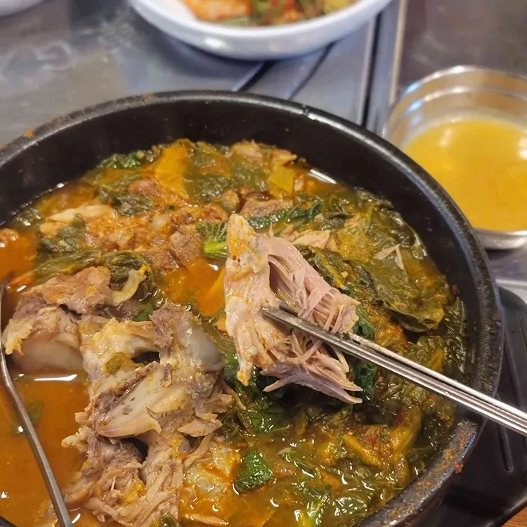 일인자 감자탕 대표 사진