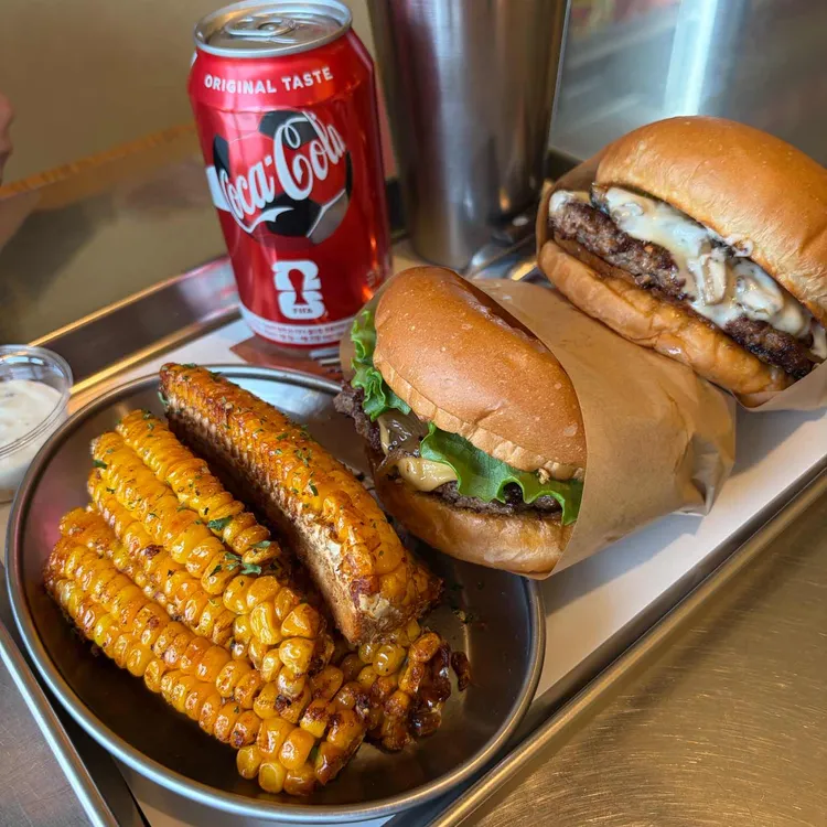 레이지버거클럽 사진