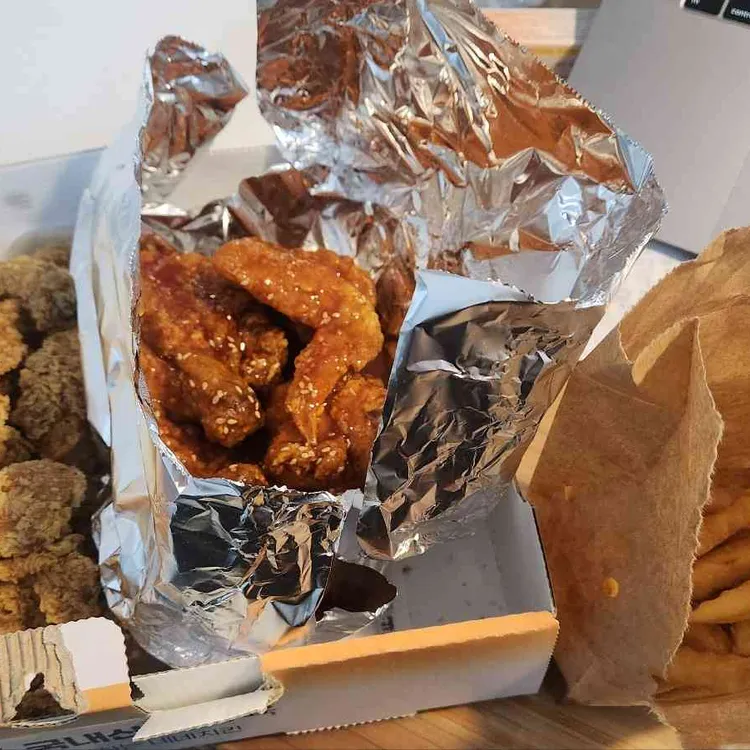 네네치킨 대표 사진