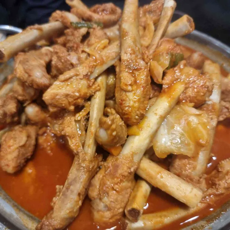 매운 쪽갈비 쌀국수