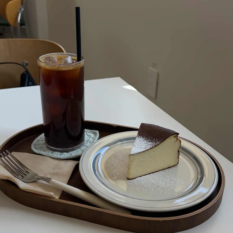 카페어밀 대표 사진