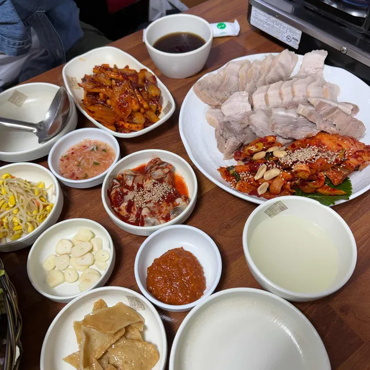 장군굴보쌈 사진