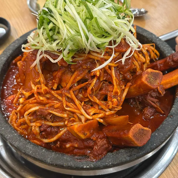 수원육칼밥 본점 육칼면 바삭세트(육칼면 + 고기튀김)