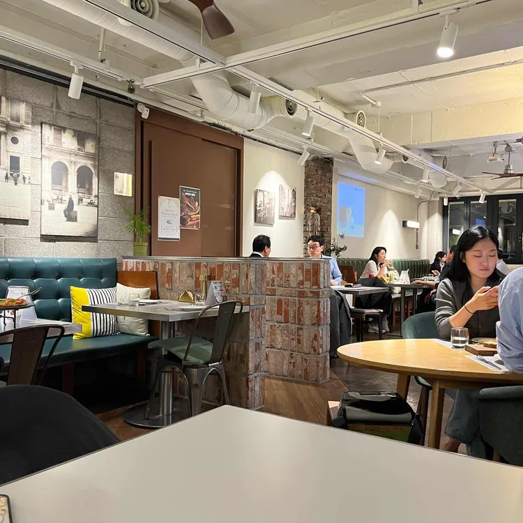 4.2캐쥬얼다이닝 대표 사진