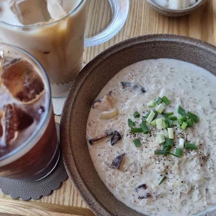 윌로우테이블 대표 사진