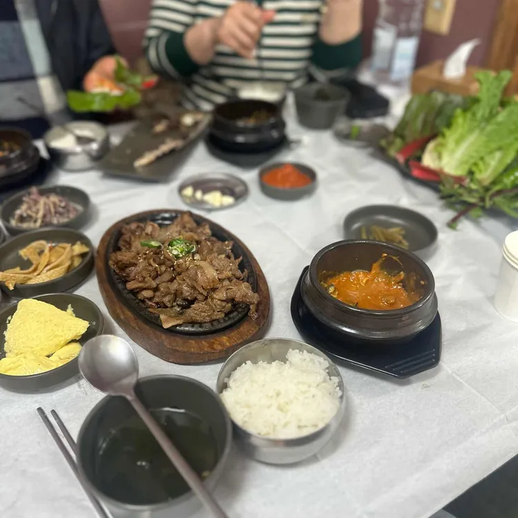 우렁각시 쌈밥 사진