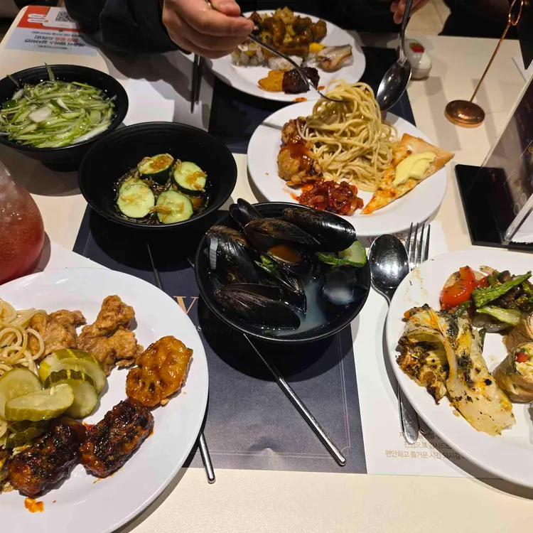 애슐리퀸즈 사진