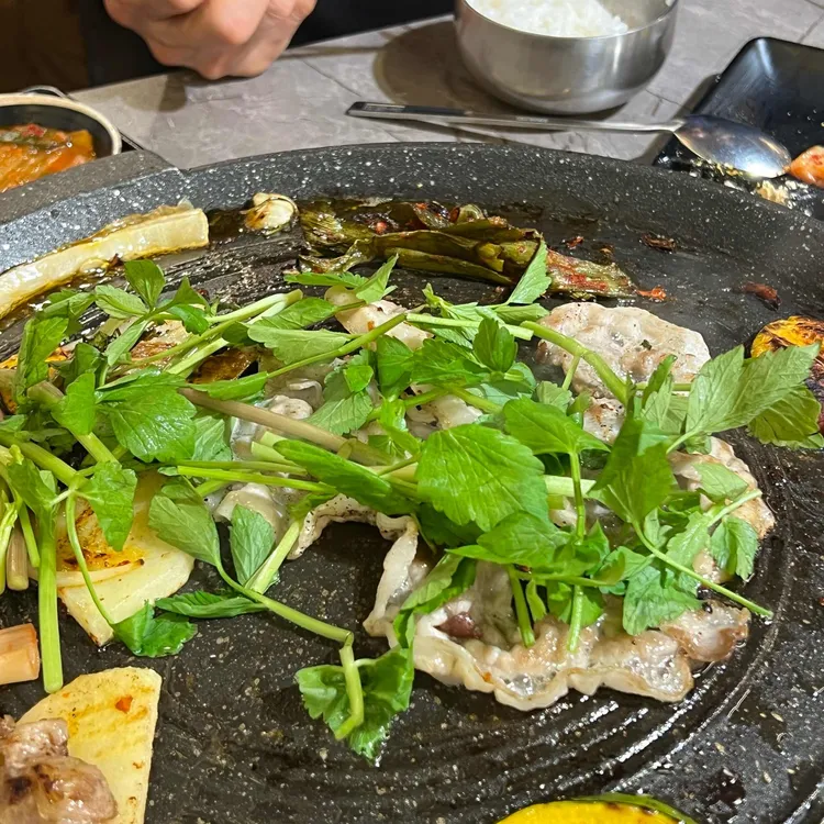 솥뚜껑한판 대표 사진