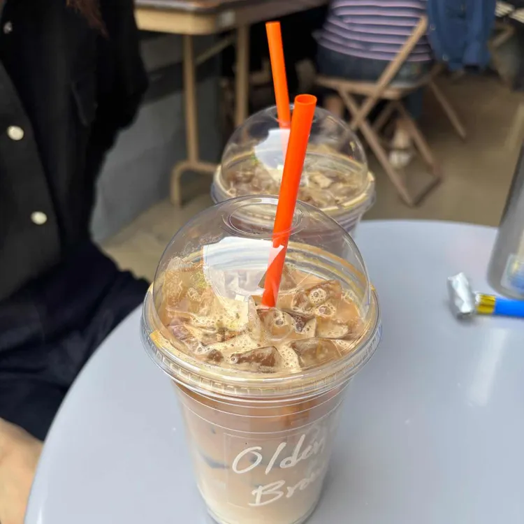 올덴브라운 사진