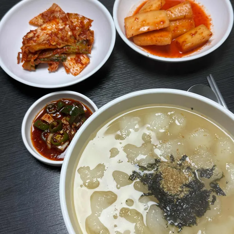 고향의맛 손칼국수 감자옹심이 사진