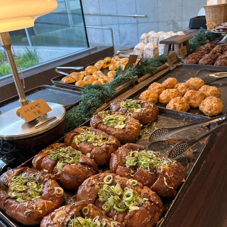 빌리앤오티스 사진