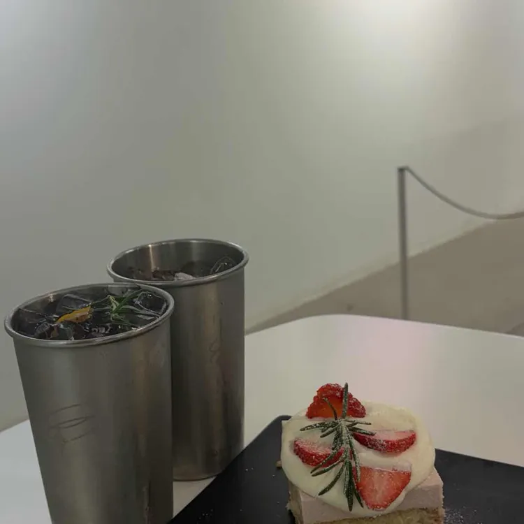 셀렉티드 닉스 사진