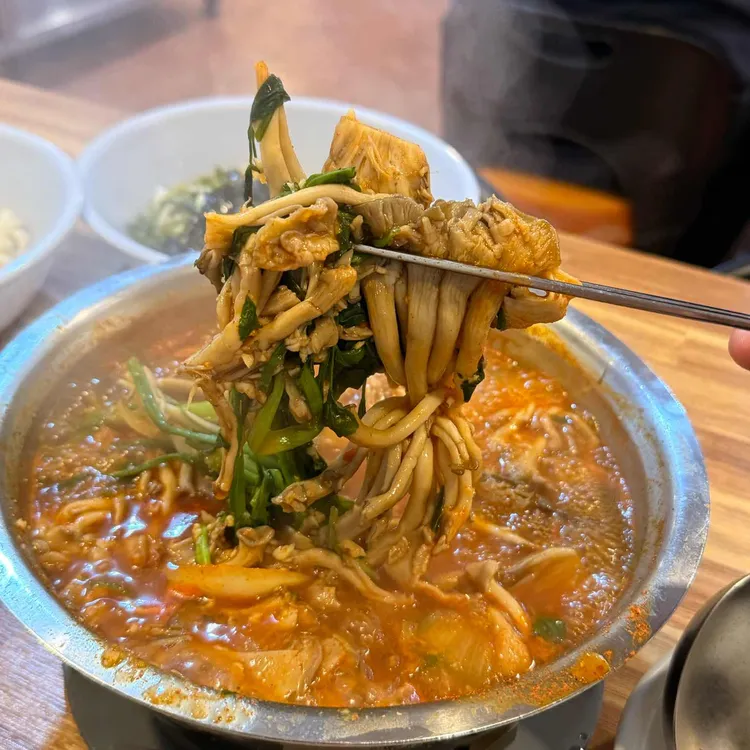 가양 칼국수 버섯매운탕 사진