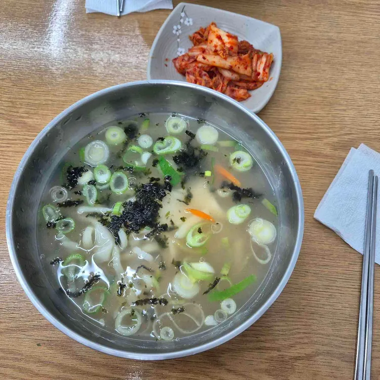 명이칼국수 사진