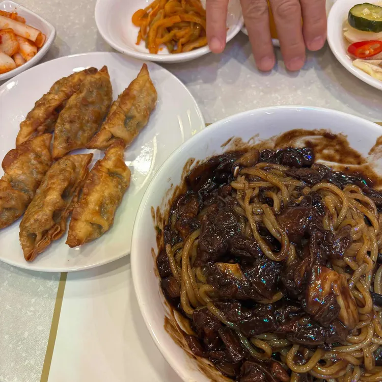 동국성 사진