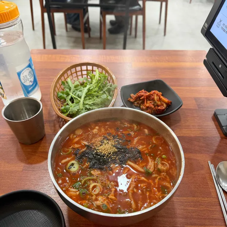 공주 얼큰이 칼국수 쭈꾸미 사진