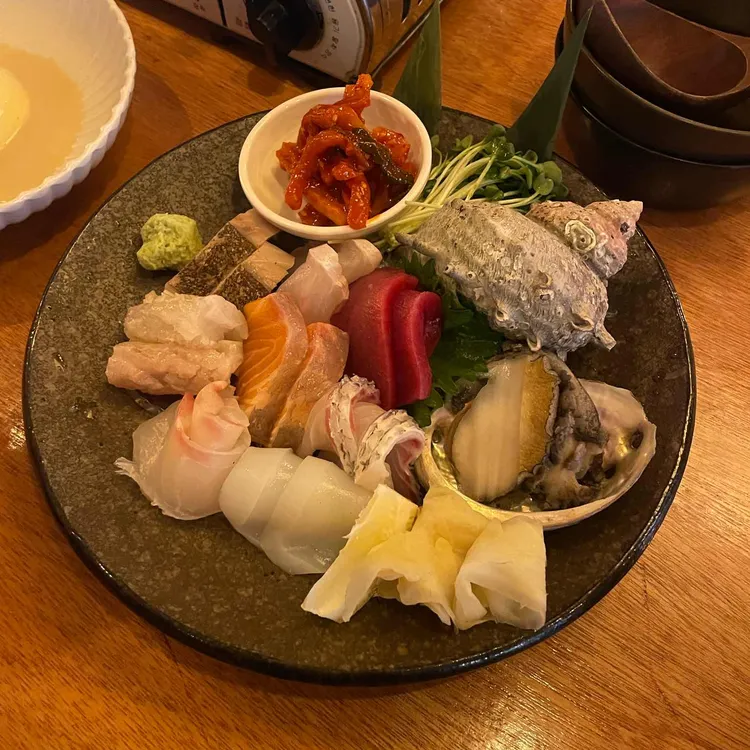 맞닿음 사진