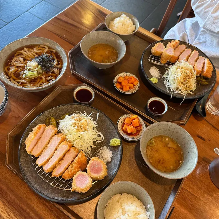 카츠닉 사진