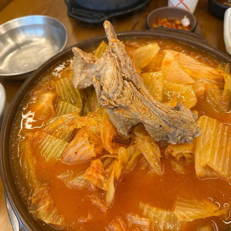 동학사 초가집 사진