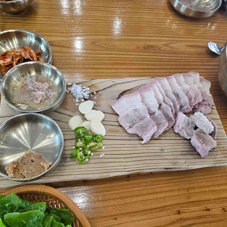 먹돌고기국수 사진
