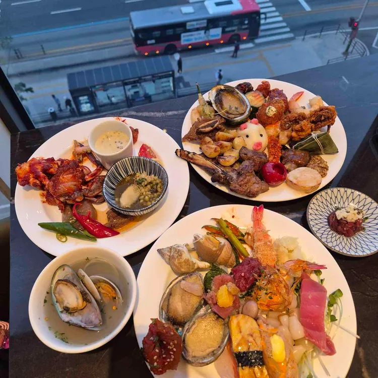 주중런치 성인