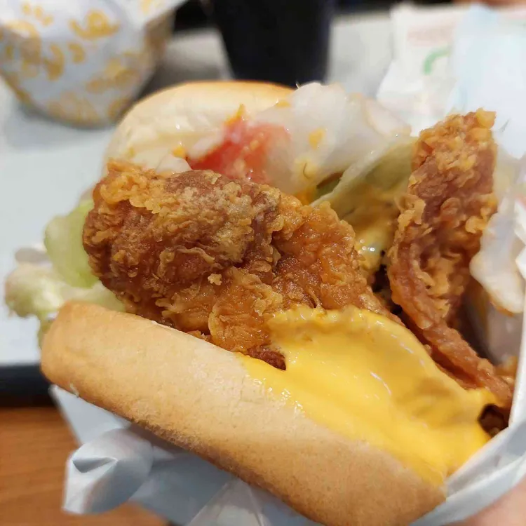 콘 듬뿍 케이준 치킨 샐러드