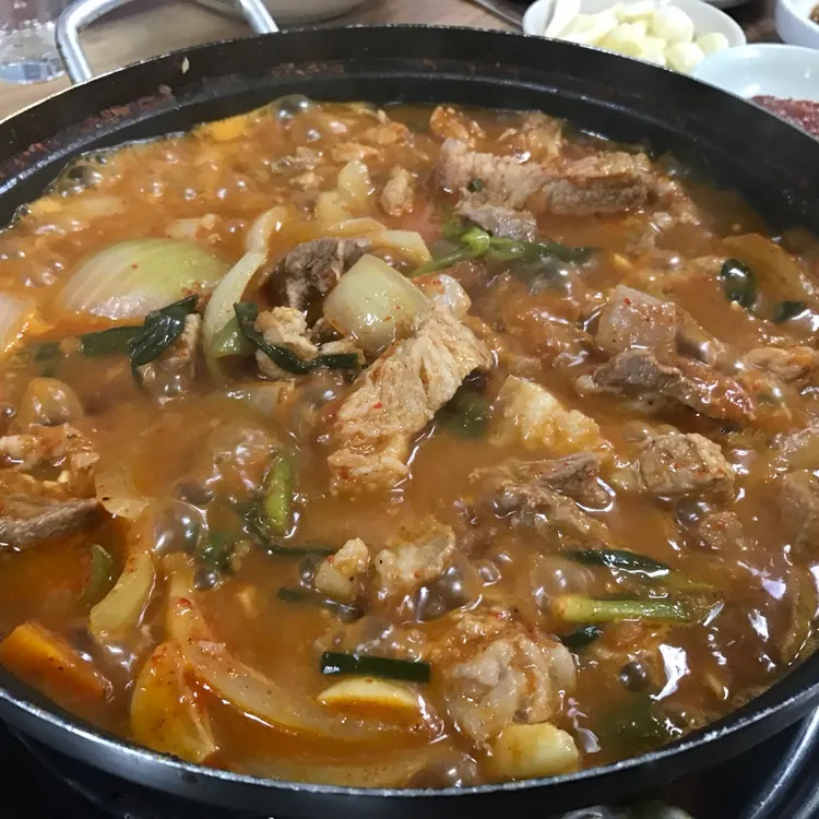 시집안간돼지 대표 사진